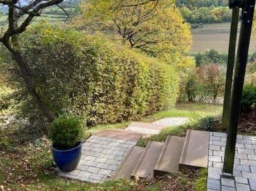 Idyllisch Wohnen Im Weserbergland - Bungalow Mit Phantastischer Aussicht Fuer 4 Personen Polle Eksteriør bilde